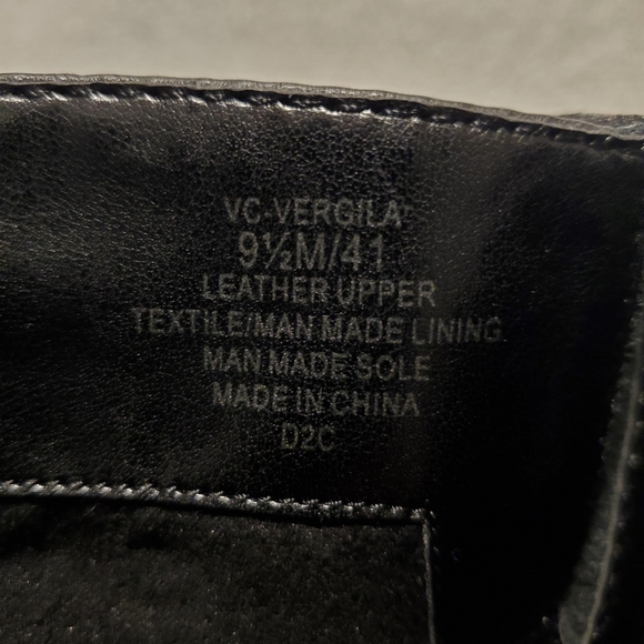 VINCE CAMUTO Vergila Bootie - Picture 10 of 10